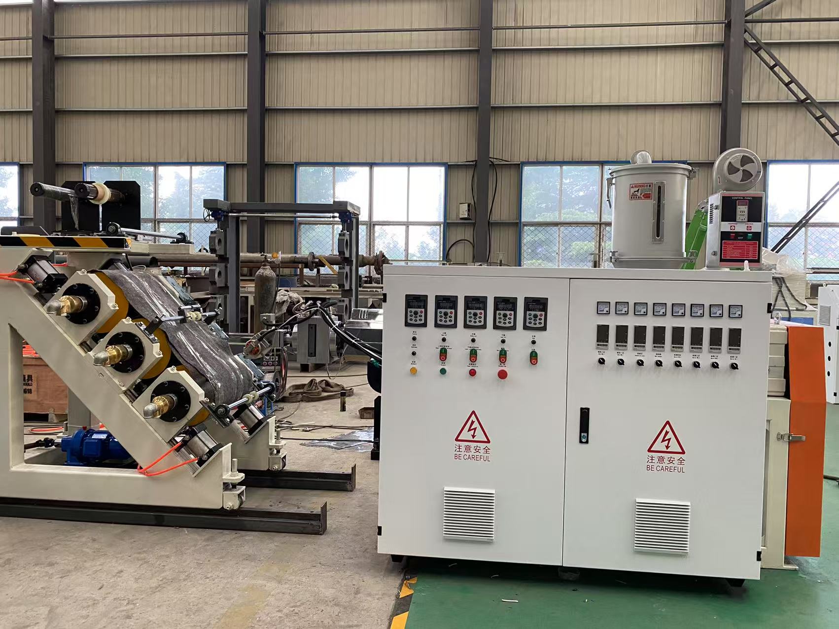 QINGDAO EASTSTAR dodává pokročilou výrobní linku TPE Waterstop do Indie