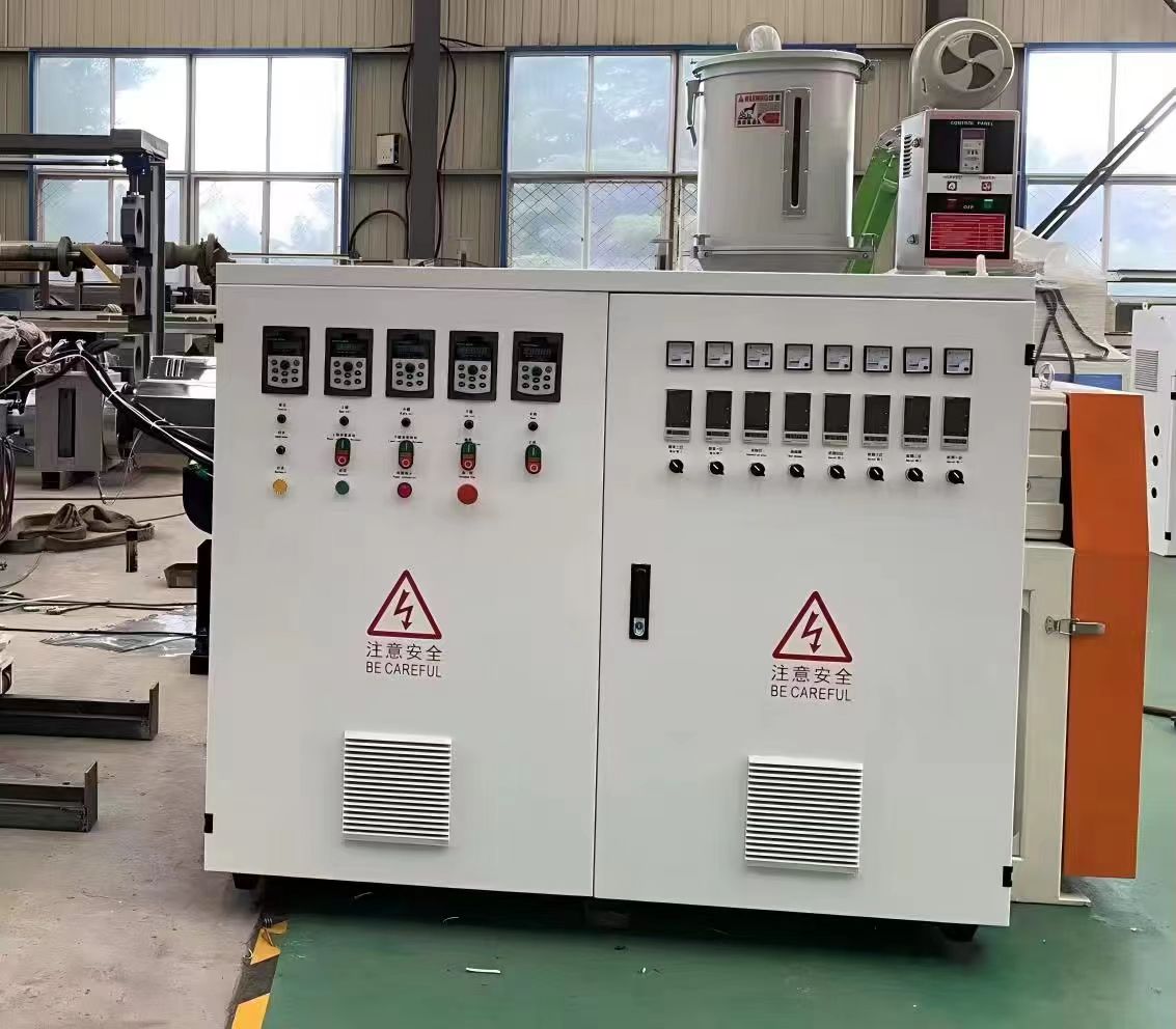 Výrobní linka TPE + netkaný textilní kompozit Co-extrusion-waterstop